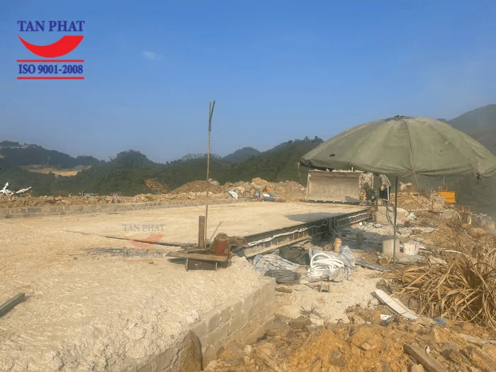 Kết cấu bàn cân sử dụng thép I300 kết hợp với thép xây dựng phi 80