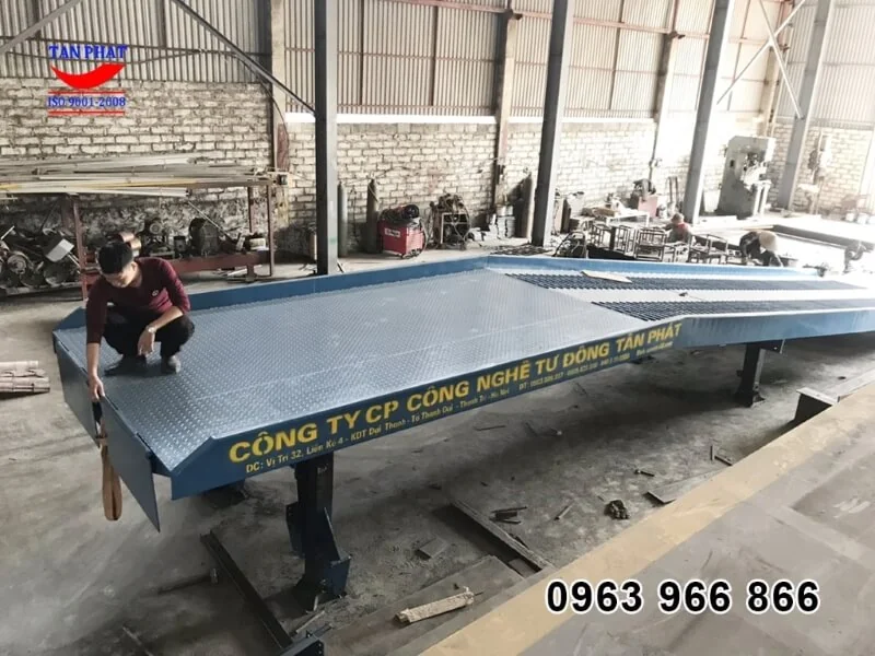 Cầu xe nâng 2 khúc