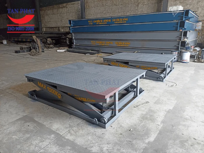 Hoàn thiện lắp đặt bộ 2 bàn nâng thủy lực 1 tấn tại Phú Thọ
