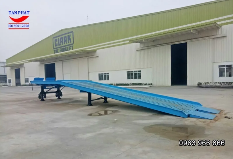 Cầu dẫn xe nâng phi gân chống trượt