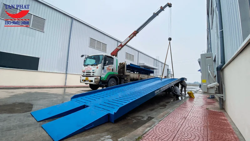 Cầu xe nâng 8 tấn